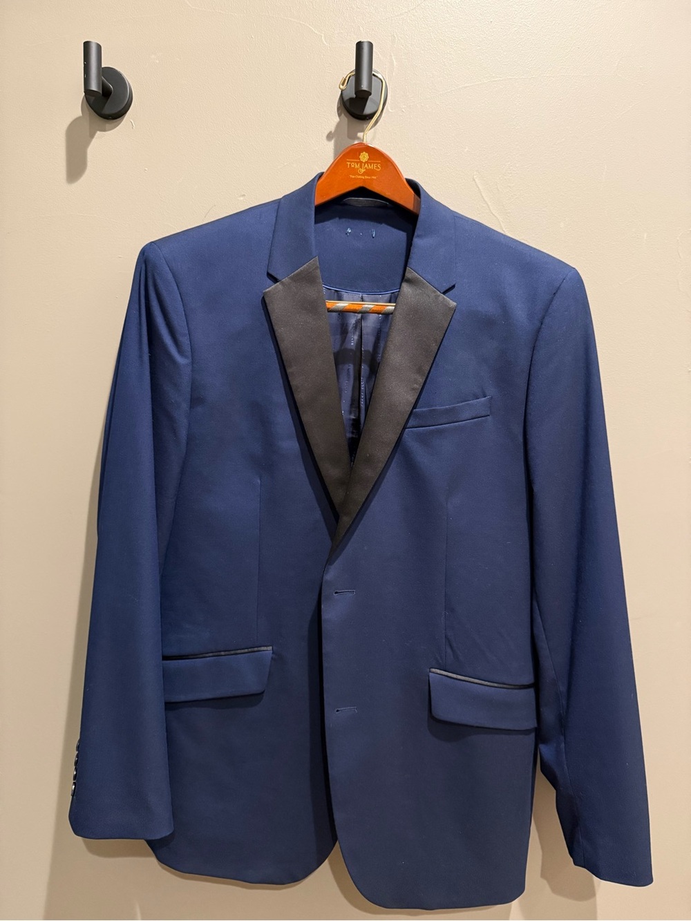 Perry Ellis Men’s Navy Tuxedo Jacket - 46R